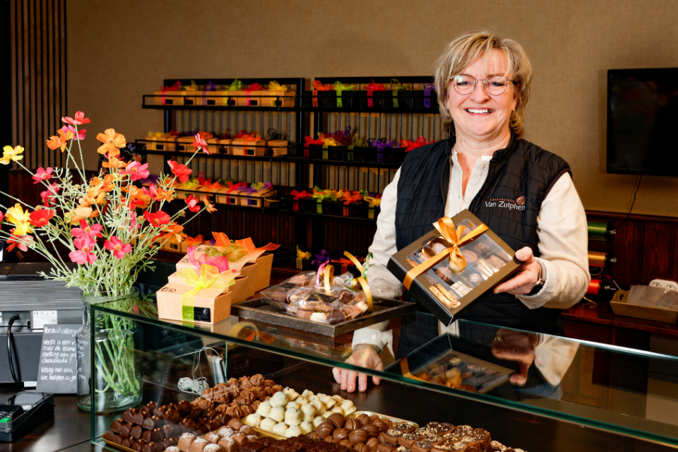 <br />
<b>Warning</b>: Undefined variable $winkel_titel in <b>/home/centruml/domains/centrumlosser.nl/public_html/content_winkel-detail.php</b> on line <b>13</b><br />